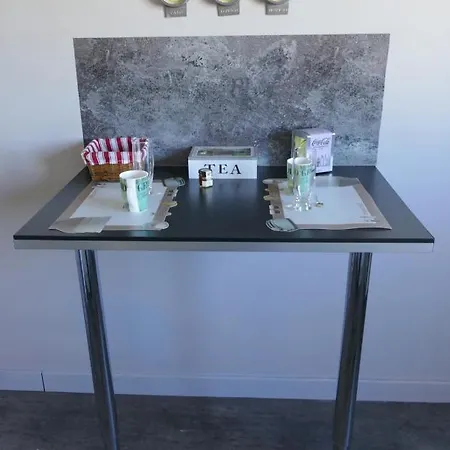 Proche Gare, 6 Voyageurs Et Stationnement Gratuit ריימס