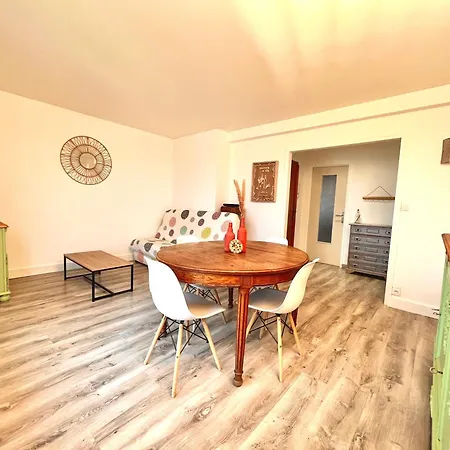 Proche Gare, 6 Voyageurs Et Stationnement Gratuit ריימס