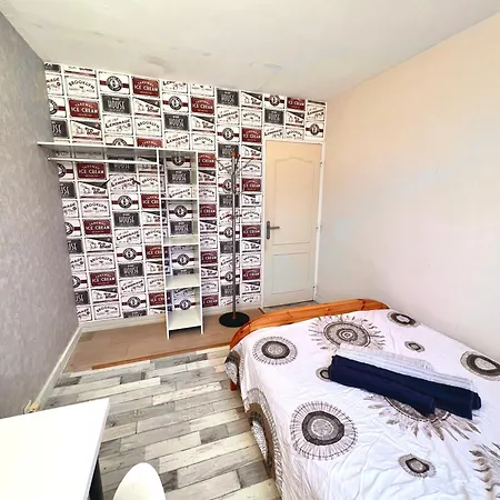 Proche Gare, 6 Voyageurs Et Stationnement Gratuit Apartman Reims