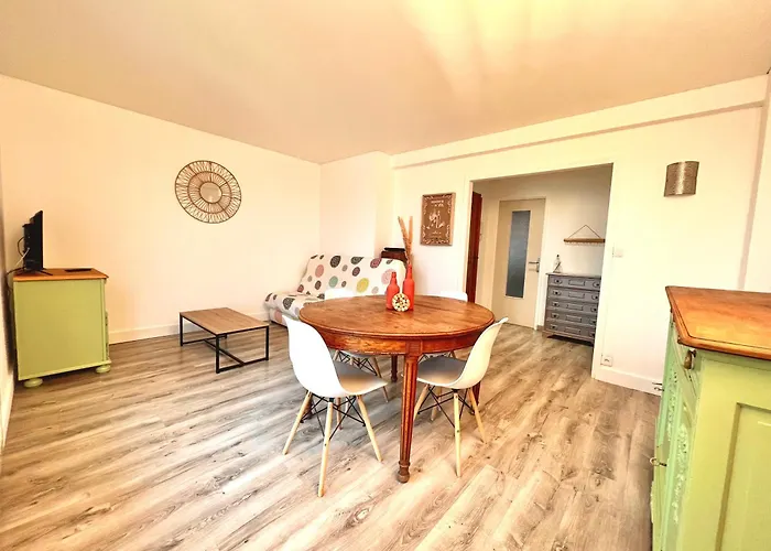 Proche Gare, 6 Voyageurs Et Stationnement Gratuit Реймс