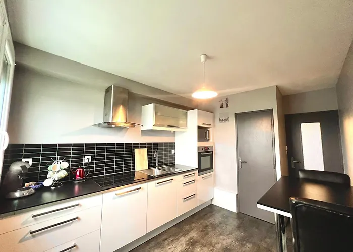 Proche Gare, 6 Voyageurs Et Stationnement Gratuit