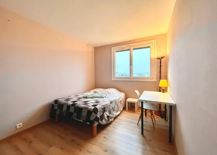 Proche Gare, 6 Voyageurs Et Stationnement Gratuit *